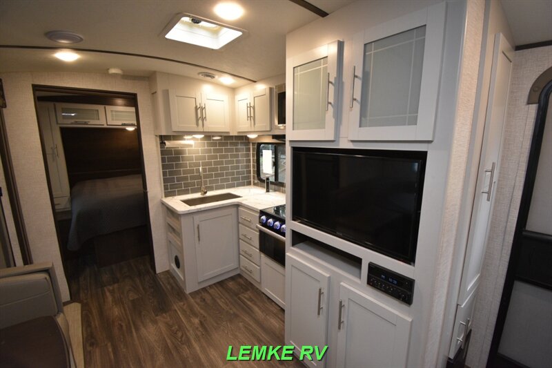 2021 Keystone Bullet Ultra Lite 250BHS   - Photo 23 - Rocklin, CA 95677