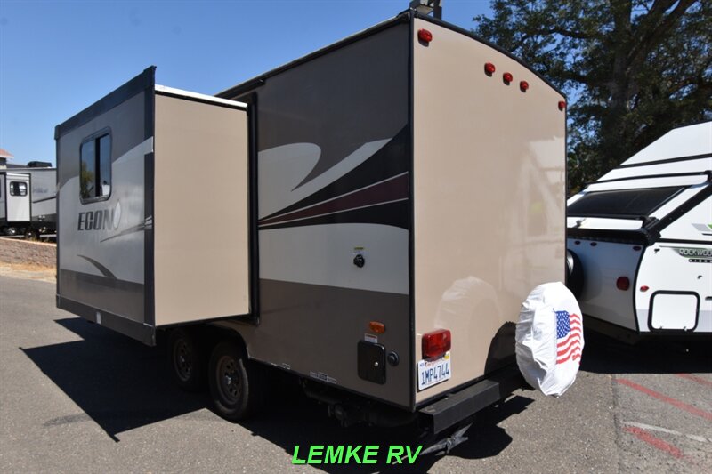 2017 Pacific Coachworks Econ 18RBS   - Photo 7 - Rocklin, CA 95677