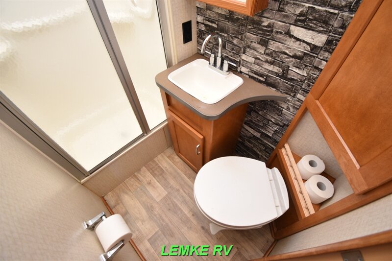 2017 Winnebago Minnie Winnie 22R   - Photo 20 - Rocklin, CA 95677