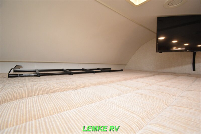 2017 Winnebago Minnie Winnie 22R   - Photo 18 - Rocklin, CA 95677