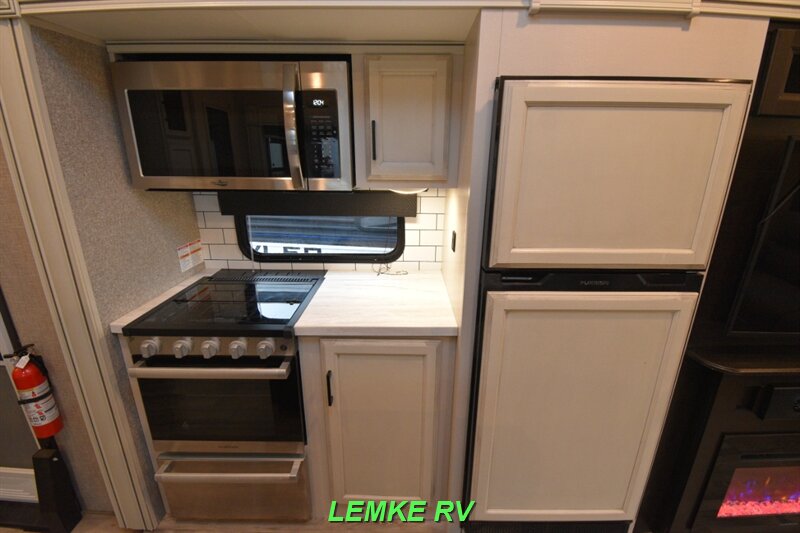 2023 Jayco Eagle HT 28.5RSTS   - Photo 15 - Rocklin, CA 95677