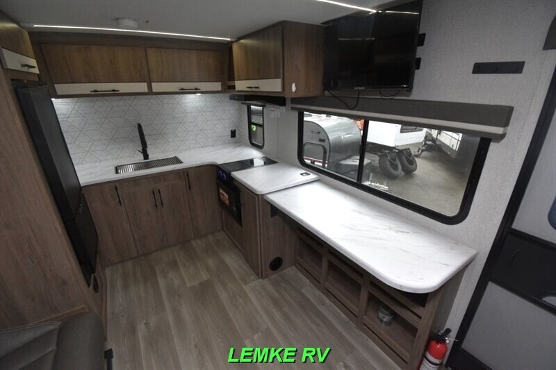 2024 Grand Design Imagine AIM 14MS   - Photo 14 - Rocklin, CA 95677