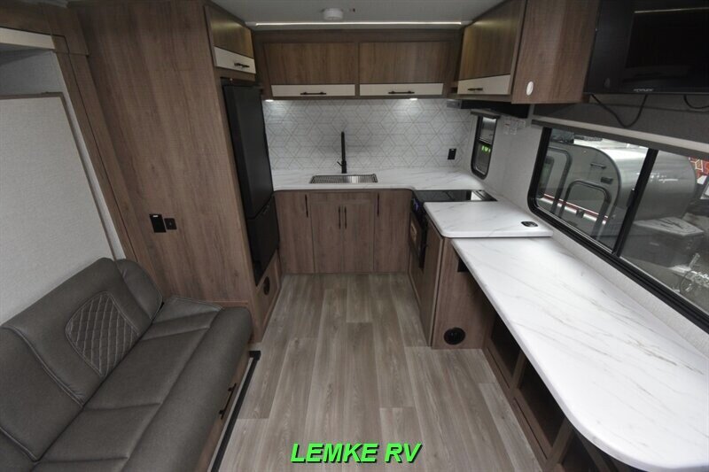2024 Grand Design Imagine AIM 14MS   - Photo 5 - Rocklin, CA 95677
