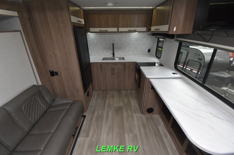 2024 Grand Design Imagine AIM 14MS   - Photo 5 - Rocklin, CA 95677