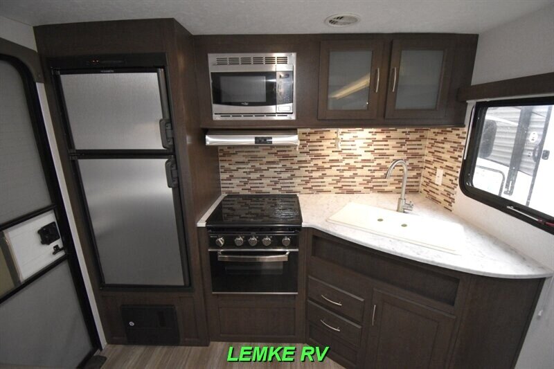 2019 Forest River Wildwood X-Lite 231RKXL   - Photo 13 - Rocklin, CA 95677