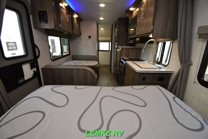 2022 Gulf Stream Vista Cruiser 19MBS   - Photo 14 - Rocklin, CA 95677