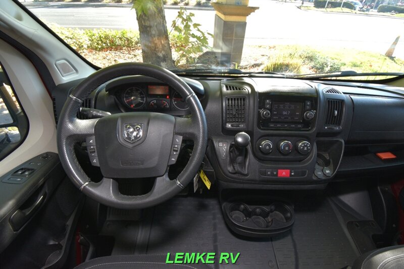 2022 Winnebago Solis 59PX   - Photo 10 - Rocklin, CA 95677