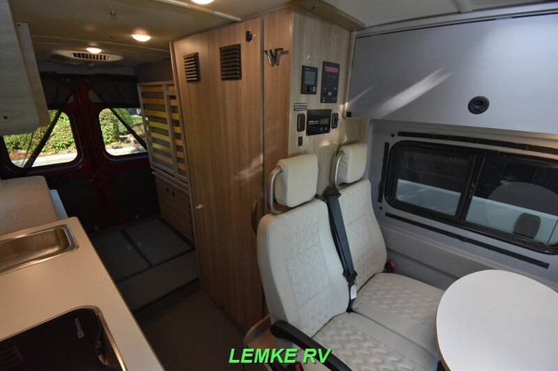 2022 Winnebago Solis 59PX   - Photo 12 - Rocklin, CA 95677