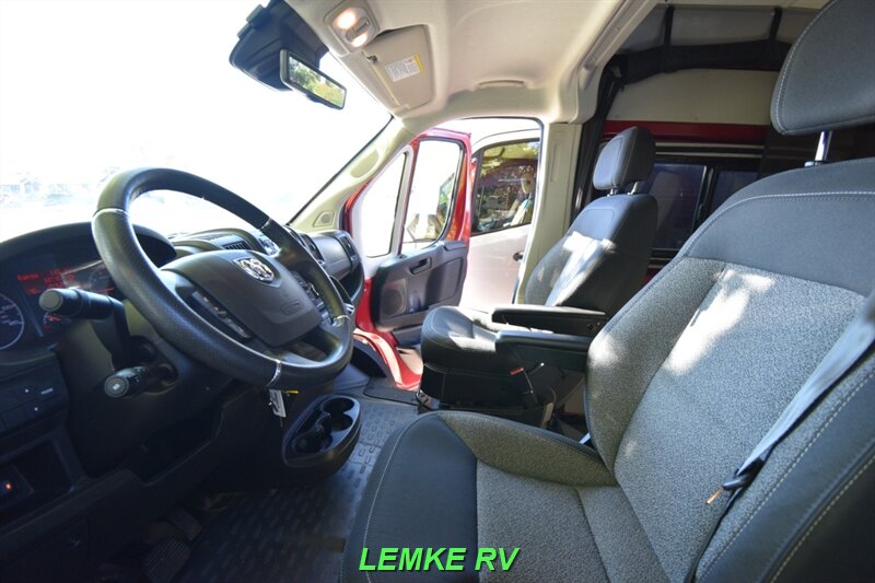 2022 Winnebago Solis 59PX   - Photo 9 - Rocklin, CA 95677