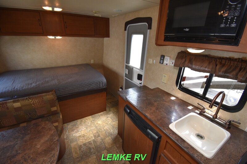 2015 Forest River Evo T195BH   - Photo 14 - Rocklin, CA 95677