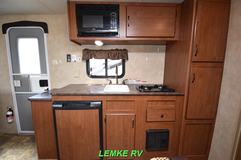 2015 Forest River Evo T195BH   - Photo 15 - Rocklin, CA 95677