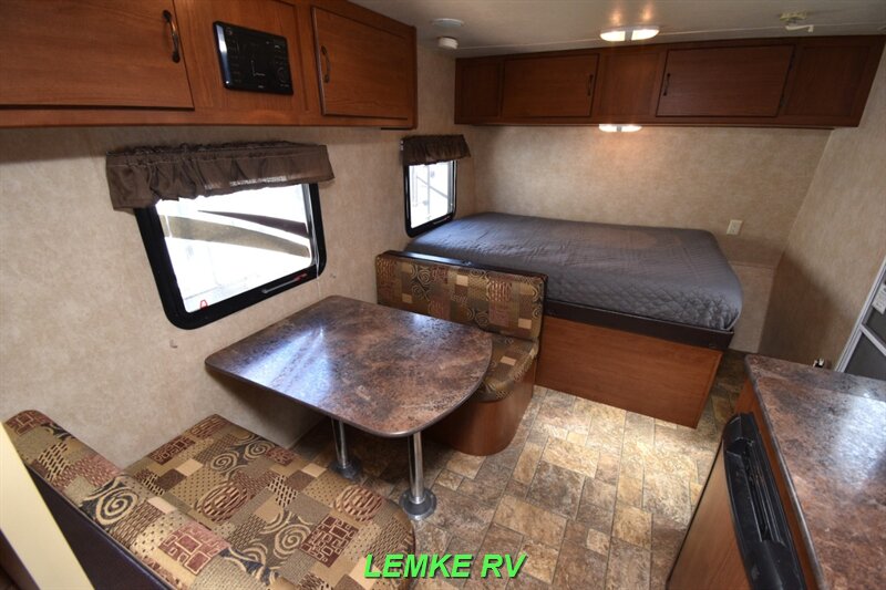 2015 Forest River Evo T195BH   - Photo 13 - Rocklin, CA 95677