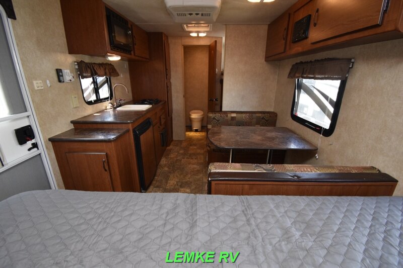 2015 Forest River Evo T195BH   - Photo 23 - Rocklin, CA 95677