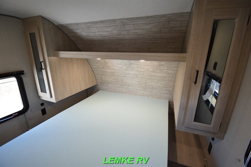 2024 Forest River Aurora Light 26BHS   - Photo 19 - Rocklin, CA 95677
