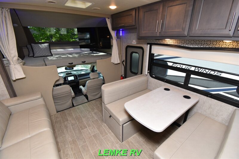 2022 Thor Omni SV34   - Photo 19 - Rocklin, CA 95677