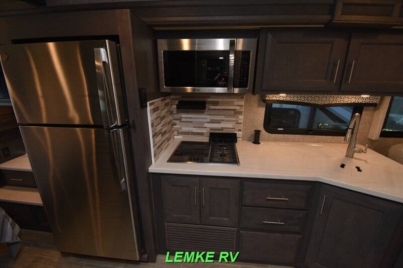 2022 Thor Omni SV34   - Photo 15 - Rocklin, CA 95677
