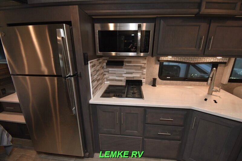 2022 Thor Omni SV34   - Photo 14 - Rocklin, CA 95677