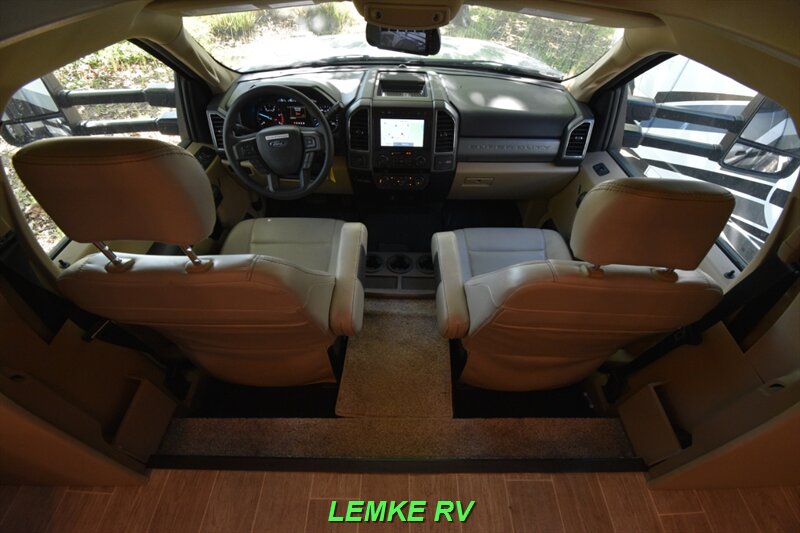 2022 Thor Omni SV34   - Photo 26 - Rocklin, CA 95677