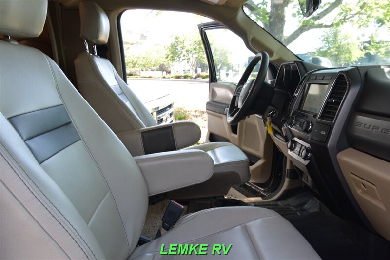 2022 Thor Omni SV34   - Photo 29 - Rocklin, CA 95677