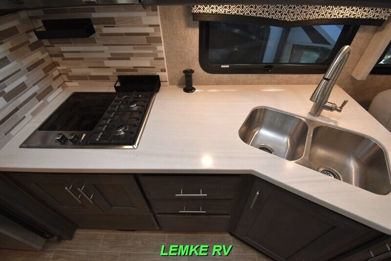 2022 Thor Omni SV34   - Photo 29 - Rocklin, CA 95677