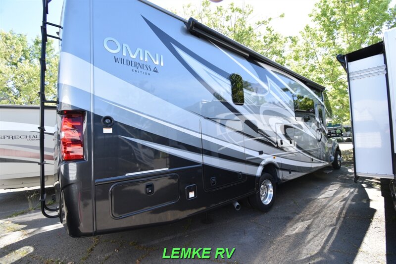 2022 Thor Omni SV34   - Photo 10 - Rocklin, CA 95677