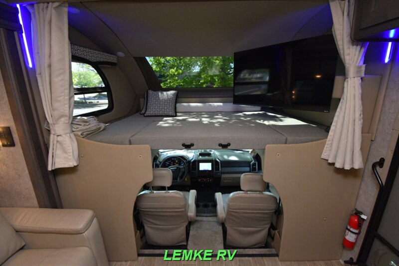 2022 Thor Omni SV34   - Photo 17 - Rocklin, CA 95677