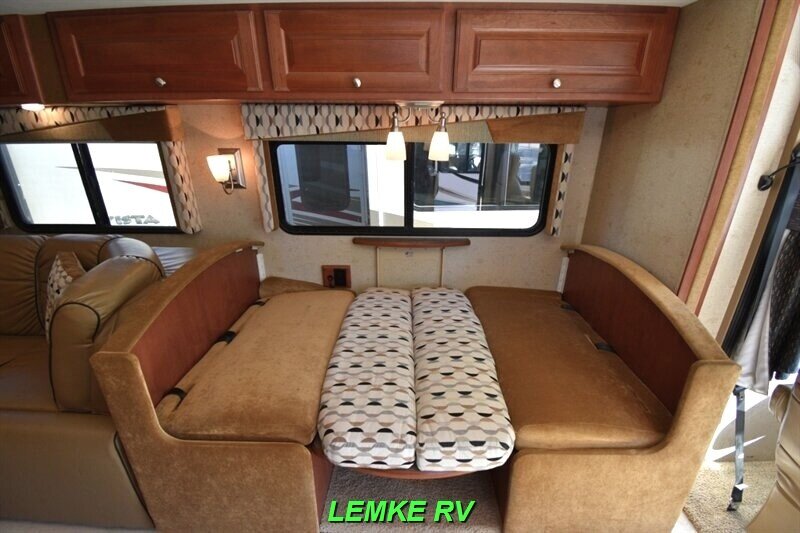 2015 Winnebago Vista LX 35F   - Photo 26 - Rocklin, CA 95677