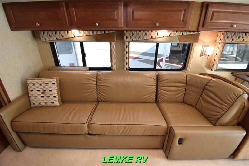 2015 Winnebago Vista LX 35F   - Photo 14 - Rocklin, CA 95677