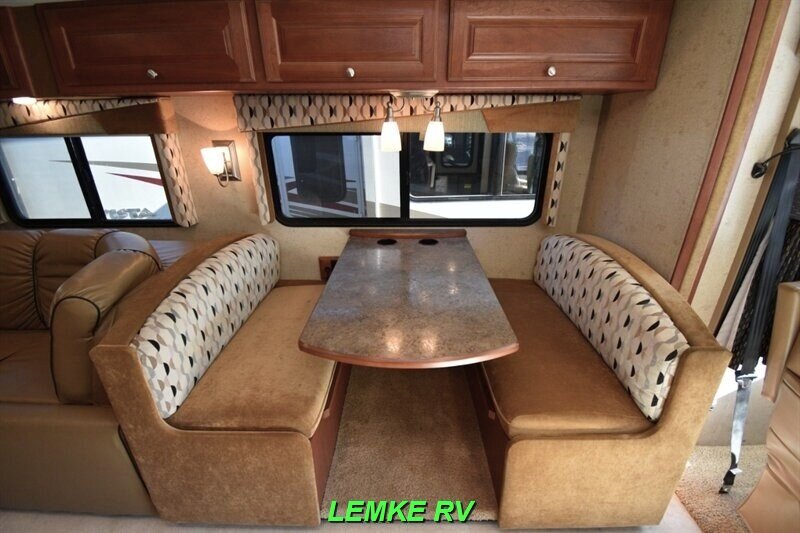 2015 Winnebago Vista LX 35F   - Photo 25 - Rocklin, CA 95677