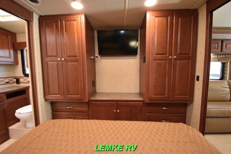 2015 Winnebago Vista LX 35F   - Photo 17 - Rocklin, CA 95677