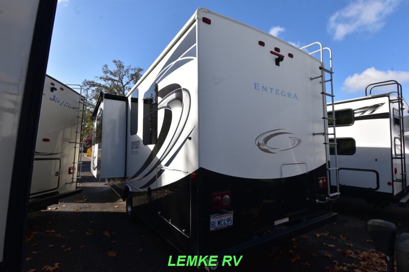 2020 Entegra Odyssey 29K   - Photo 8 - Rocklin, CA 95677