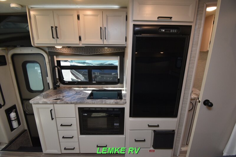 2021 Thor Compass 23TW   - Photo 16 - Rocklin, CA 95677