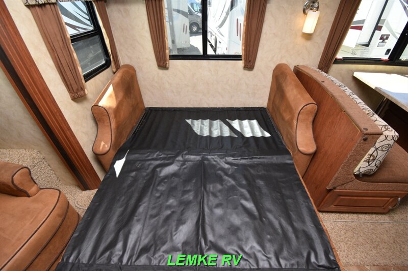 2015 Forest River Wildcat Maxx 27RLS   - Photo 25 - Rocklin, CA 95677