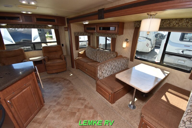 2015 Forest River Wildcat Maxx 27RLS   - Photo 19 - Rocklin, CA 95677