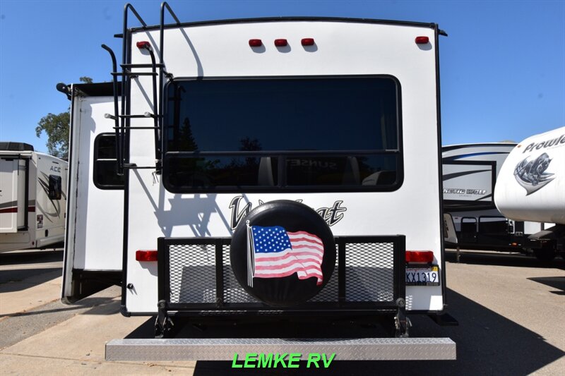 2015 Forest River Wildcat Maxx 27RLS   - Photo 8 - Rocklin, CA 95677