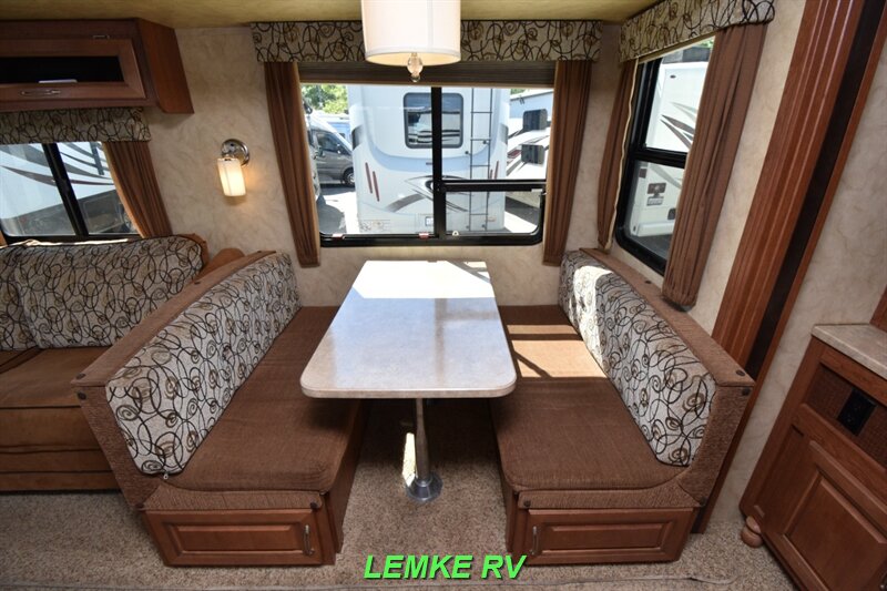 2015 Forest River Wildcat Maxx 27RLS   - Photo 20 - Rocklin, CA 95677