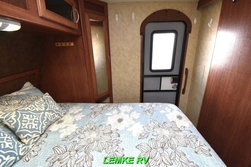 2015 Forest River Wildcat Maxx 27RLS   - Photo 18 - Rocklin, CA 95677