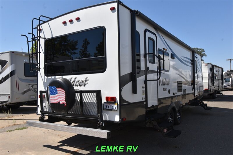 2015 Forest River Wildcat Maxx 27RLS   - Photo 9 - Rocklin, CA 95677