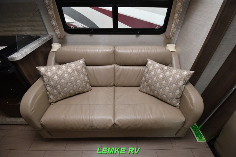 2018 Jayco Greyhawk 31FS   - Photo 16 - Rocklin, CA 95677
