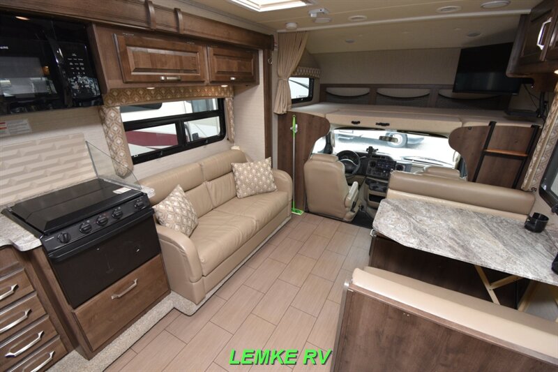 2018 Jayco Greyhawk 31FS   - Photo 14 - Rocklin, CA 95677