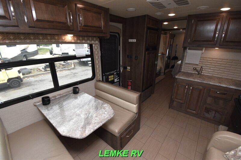 2018 Jayco Greyhawk 31FS   - Photo 11 - Rocklin, CA 95677