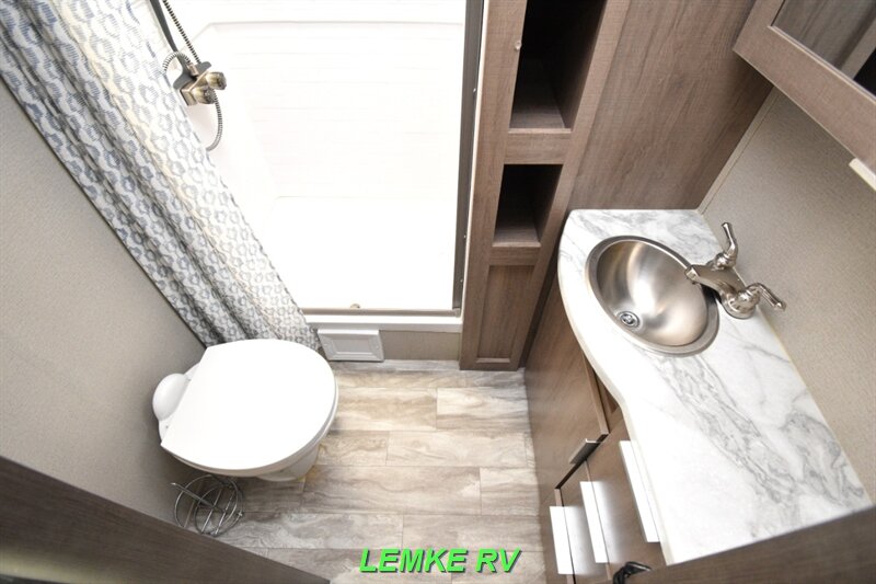 2021 Grand Design Imagine 2970RL   - Photo 19 - Rocklin, CA 95677