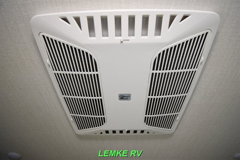 2021 Grand Design Imagine 2970RL   - Photo 27 - Rocklin, CA 95677