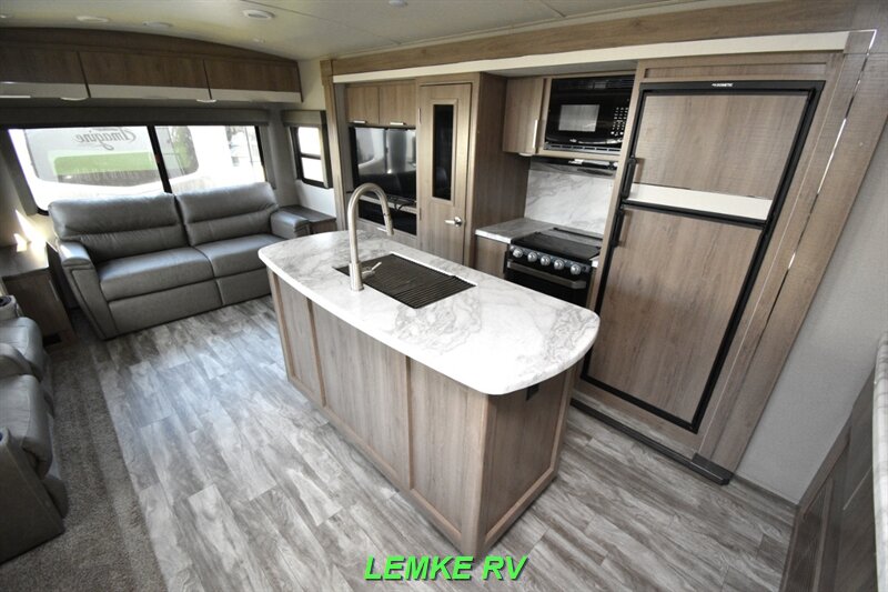 2021 Grand Design Imagine 2970RL   - Photo 10 - Rocklin, CA 95677