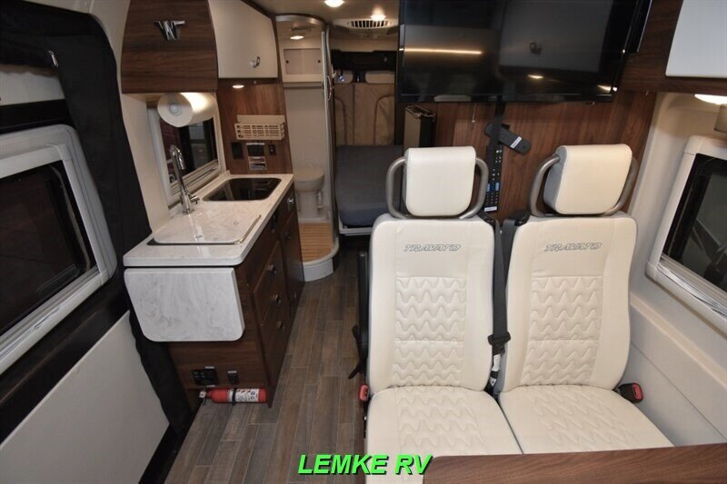 2022 Winnebago Travato 59G   - Photo 5 - Rocklin, CA 95677