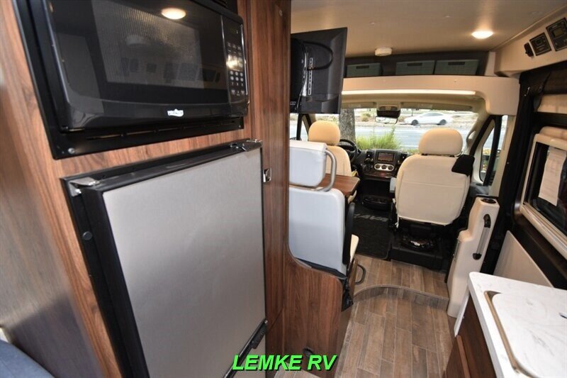 2022 Winnebago Travato 59G   - Photo 13 - Rocklin, CA 95677