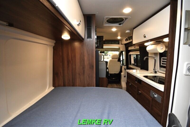 2022 Winnebago Travato 59G   - Photo 17 - Rocklin, CA 95677