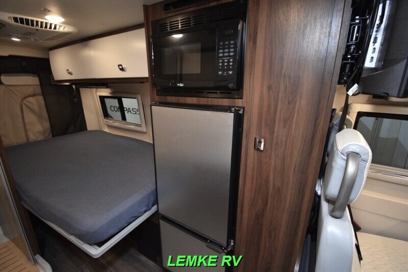 2022 Winnebago Travato 59G   - Photo 21 - Rocklin, CA 95677