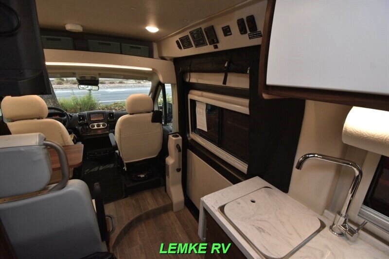 2022 Winnebago Travato 59G   - Photo 12 - Rocklin, CA 95677