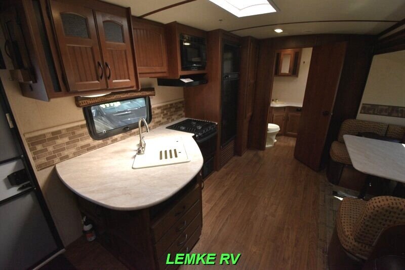 2015 Jayco White Hawk Ultra Lite 27RBOK   - Photo 12 - Rocklin, CA 95677
